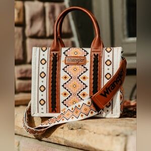 NWT Wrangler Southwestern Canvas  In Coffee‎ Crossbody Tote Bag WG2202-8120SCF